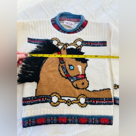 Vintage 80’s White Heartworks Horse Sweater,  Girls Size 5-6 - Picture 5 of 5